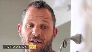 Scott Nails And Alena Croft In Anal Stretching In The Shower