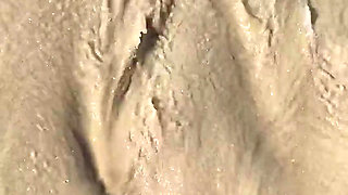 I Love the Sea and the Sun