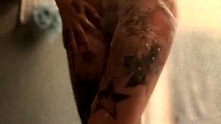 amateur sweetdesire12 flashing ass on live webcam