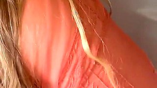 BBW Wife Piss on Face and Masturbation in Tub