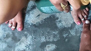Washing Time Sucking Pussy Hol