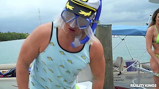 Episode 3: The Boat 1 - Captain Stabbin