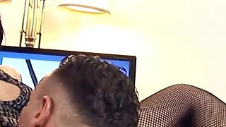 The boss is in the mood for a fuck - Good that the hot secretary with glasses is just around