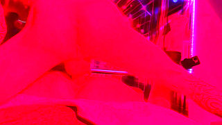 Red light, spreader bar,  and a big dick for  amber green