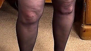 Mrs Mature Feet Every Day Clothes Strip 469