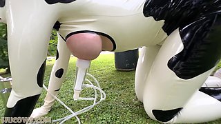 Latex Hucows' Outdoor Fetish Passion in Heat