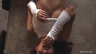 Outdoor masturbation session with a glamorous long-legged EllyQ