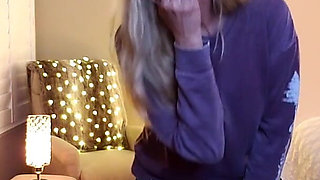 Hotwife MILF Camgirl Jess Ryan Striptease
