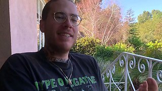 Amateur Foot Fetish Girlfriend Sucks and gives a Footjob