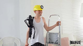 Lily Veroni’s Office Seduction with Handyman Heat