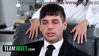 She wants to change her life, so she let her manager give her a cum inside
