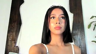Webcam Teen masturbates and pretends you came in her mouth