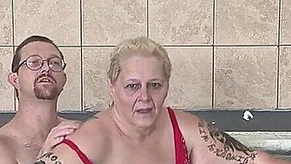 BBW Princess Sucking His Cock Underwater with Her Naughty Stepfather