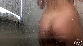 DaniDaniels . com - Wet Shower Fun
