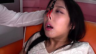 Amateur Asian gives amazing blowjob