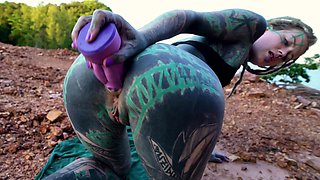 Anuskatzz fucks her ass in public with a big toy