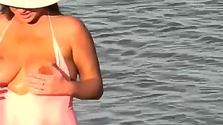 Curvy Young MILF Skinny Dipping in October